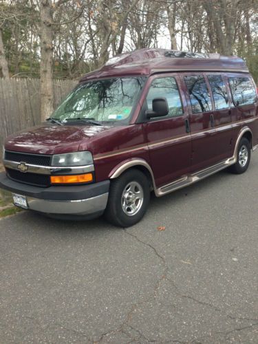 2003 chevy express 2500 conversion van with handycap wheelchair lift on sidedoor