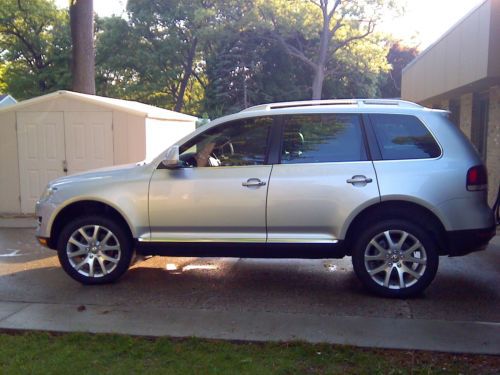 2010 Volkswagen Touareg TDI Sport Utility 4-Door 3.0L, image 3