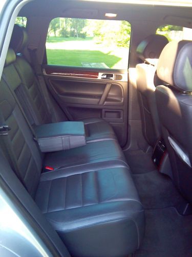 2010 Volkswagen Touareg TDI Sport Utility 4-Door 3.0L, image 9