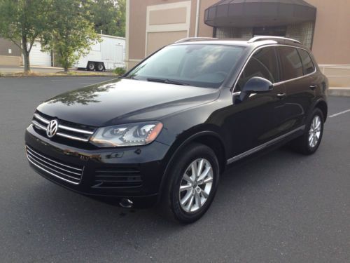 2013, awd, navigation, rear camera, 25k miles only, very clean car, cool look