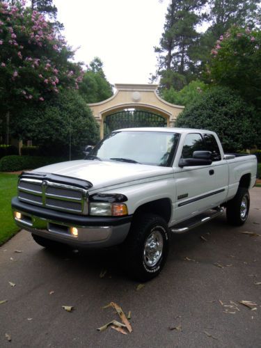 2002 dodge ram 2500; 24v diesel; 4x4; 5-spd; xcab;