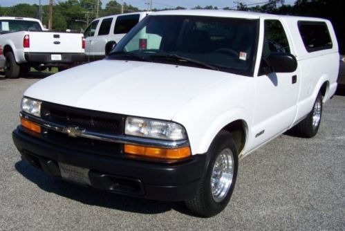 A-very-clean-4.3l-vortec-v6-cloth-cold-ac-camper-top-alloys-nice-southern-truck
