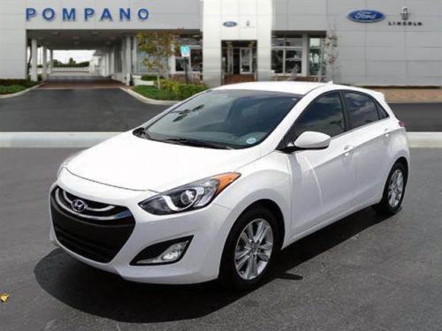 2013 hatchback used 4-cyl 1.8 liter auto 6-spd w/shftrnc fwd white