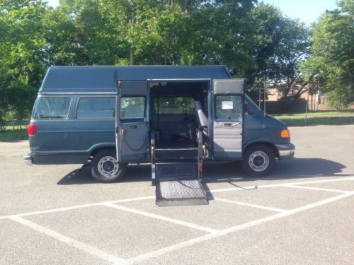 Van  wheelchair handicap 1999 dodge  2500 low miles side entry braun power ramp