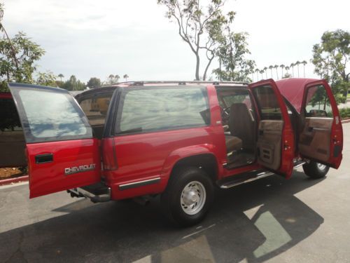 1993 CHEVROLET SUBURBAN SILVERADO 2500 - 4X4 ONLY 117K MI CALIFORNIA CAR NO RUST, image 29