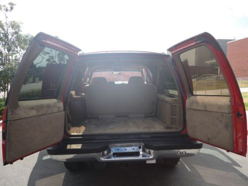 1993 CHEVROLET SUBURBAN SILVERADO 2500 - 4X4 ONLY 117K MI CALIFORNIA CAR NO RUST, image 30