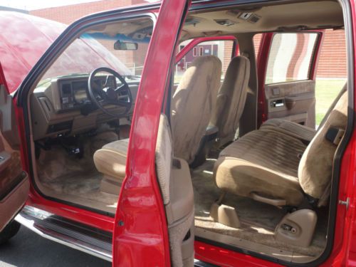 1993 CHEVROLET SUBURBAN SILVERADO 2500 - 4X4 ONLY 117K MI CALIFORNIA CAR NO RUST, image 34