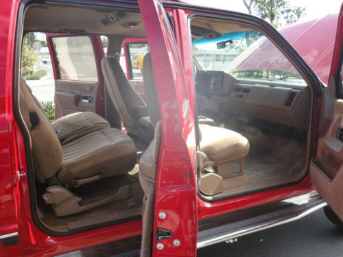 1993 CHEVROLET SUBURBAN SILVERADO 2500 - 4X4 ONLY 117K MI CALIFORNIA CAR NO RUST, image 35
