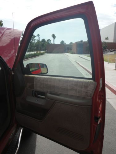 1993 CHEVROLET SUBURBAN SILVERADO 2500 - 4X4 ONLY 117K MI CALIFORNIA CAR NO RUST, image 38