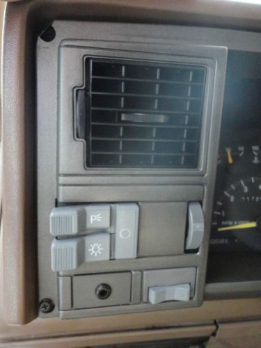 1993 CHEVROLET SUBURBAN SILVERADO 2500 - 4X4 ONLY 117K MI CALIFORNIA CAR NO RUST, image 56