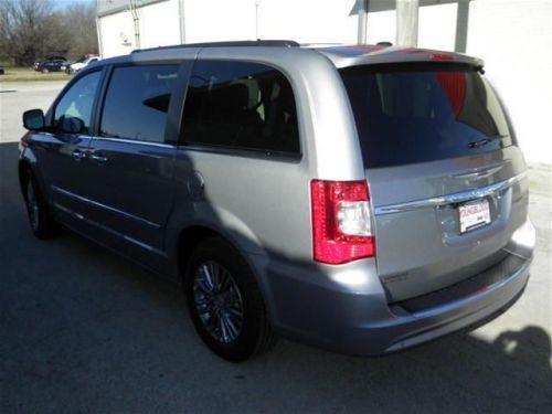 2014 chrysler town & country touring-l