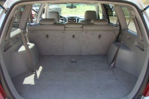 2005 toyota highlander with seat