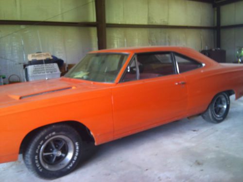 1968 plymouth roadrunner base 5.2l