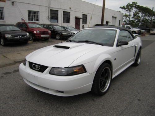 2001 ford mustang gt convertible automatic with leather!