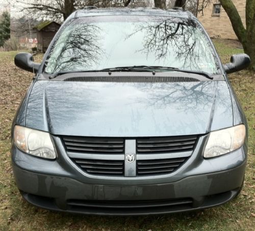 2005 dodge grand caravan base mini passenger van 4-door 3.3l