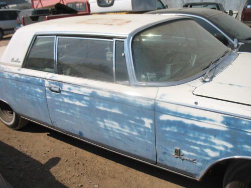 Chysrler 1964 imperal crown 2 door very rare