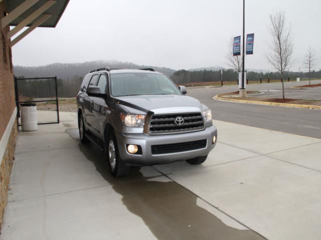 2013 - toyota sequoia