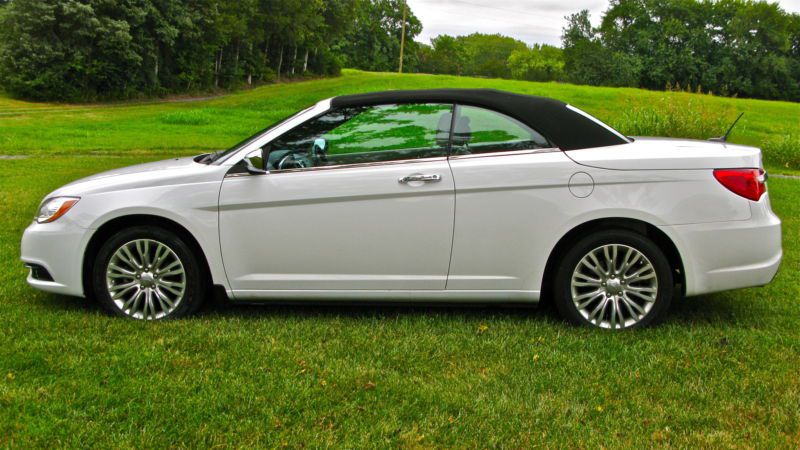 2013 other makes chrysler 200 limited soft top convertible 2 door