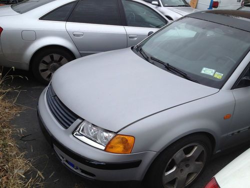 1999 volkswagen passat gls sedan 4-door 1.8l