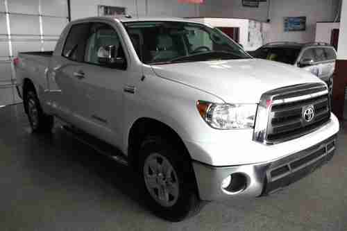 2012 Toyota Tundra Base Crew Cab Pickup 4-Door 5.7L, image 2