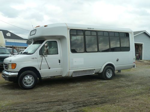 2003 ford e-450 handicap shuttle bus wheelchair lift 7.3l turbo diesel