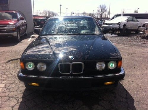 1991 bmw 735i sedan 4-door 3.5l lowered low miles very clean e32 !!