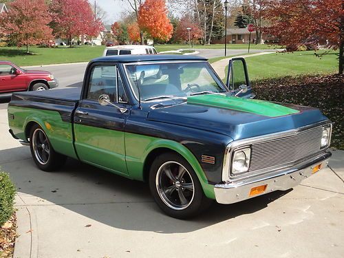 1972 chevy c-10 show truck---nice award winner!!!