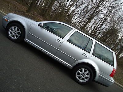 Tdi wagon !! power windows/locks 45mpg runs strong heated seats good looking car