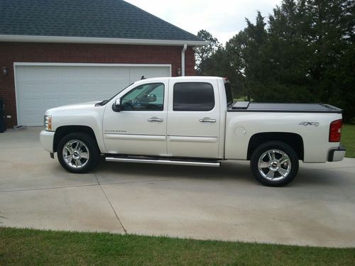 2013 chevy crewcab  4x4 ltz *white diamond *1 owner *non smoker*