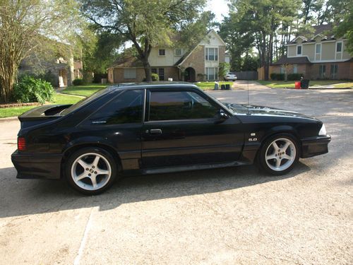 1991 ford mustang gt hatchback 2-door 5.0l