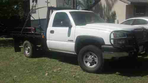 2006 Chevrolet Silverado 2500 HD Flatbed 2 Door Truck - NR - No Reserve, image 3