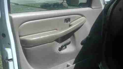 2006 Chevrolet Silverado 2500 HD Flatbed 2 Door Truck - NR - No Reserve, image 9