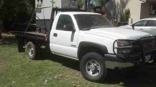 2006 Chevrolet Silverado 2500 HD Flatbed 2 Door Truck - NR - No Reserve, image 12