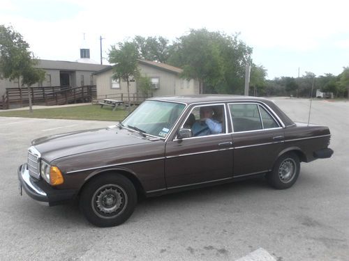 Mercedes 300 d turbo diesel with free custom car cover!