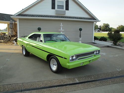 1970 plymouth road runner coupe hot-rod 4-speed