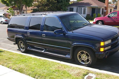 1995 chevrolet chevy suburban all power lots of upgrades runs drives strong nr!!