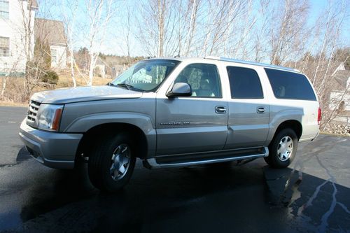 - no reserve - 2004 cadillac escalade esv sport utility 4-door 6.0l.