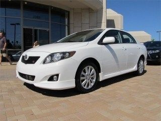 2010 corolla 4dr sdn auto, pwr windows, pwr locks, fuel saver