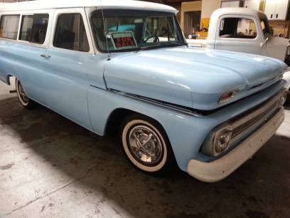 Very nice !!! 1964  chevy suburban c10