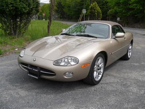 Stunning 2001 jaguar xk8 ragtop convertible, leather, clean car fax. beautiful