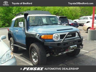 2011 toyota fj cruiser one owner! tow cable! wench! snorkle kit! awesome vehicle