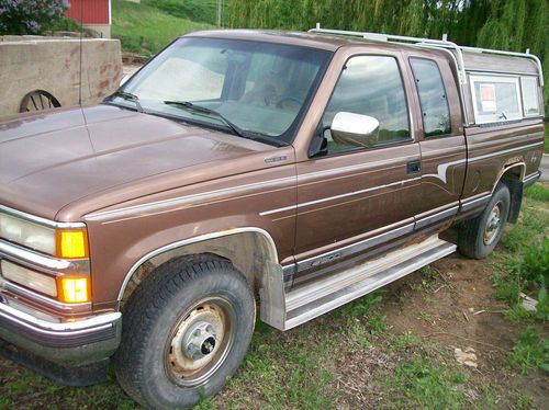 1994 4x4 chevrolet k1500 truck, extended cab, under 128k miles