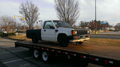 1989 mitsubishi mighty max base standard cab pickup 2-door 2.0l