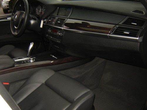 2010 BMW X5 xDRIVE 4.8I, image 2