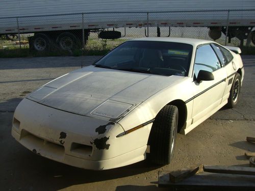 1988 fiero gt coupe good shape!  all there fun car 5 speed