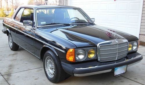 Triple black 1985 mercedes-benz turbo diesel coupe 300cdt