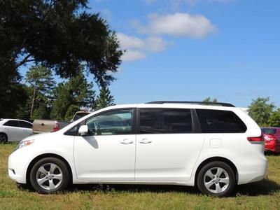 2012 Toyota Sienna LE Certified 3.5L Clean Car Fax We Finance, image 3
