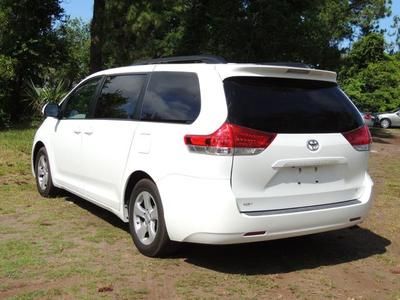 2012 Toyota Sienna LE Certified 3.5L Clean Car Fax We Finance, image 5