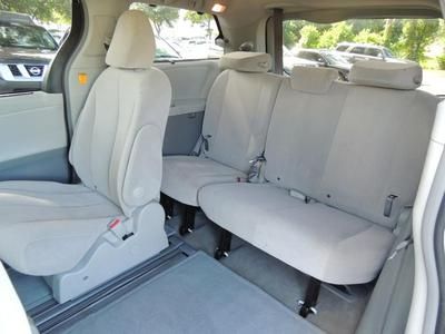 2012 Toyota Sienna LE Certified 3.5L Clean Car Fax We Finance, image 19