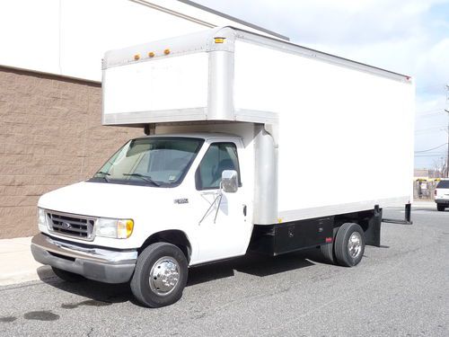 Very clean 2003 ford e-350 box truck cargo van. 5.4l...only 38,143 miles!!